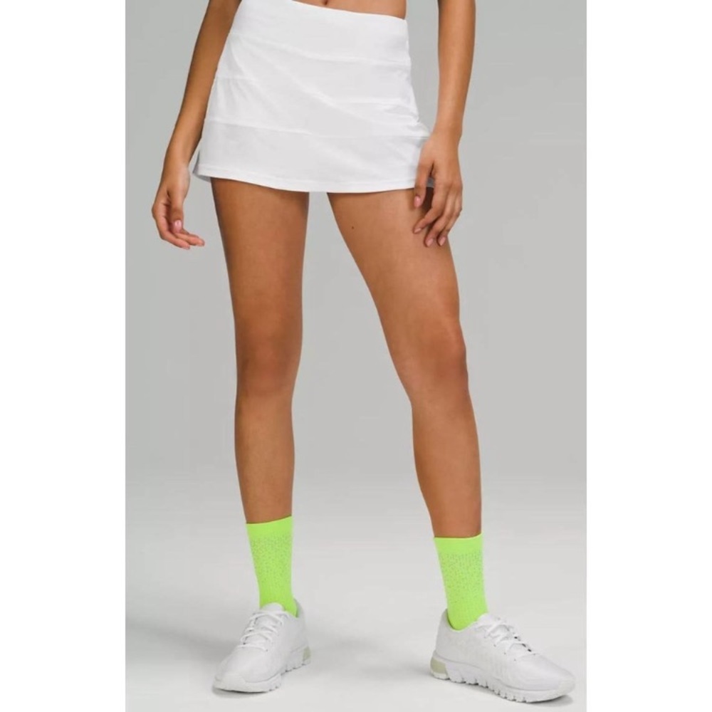 Lululemon Pace skirt size 4 regular, white